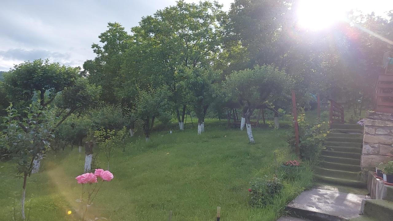 Casa Lorena Сэрата-Монтеору Экстерьер фото