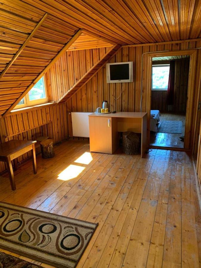 Casa Lorena Сэрата-Монтеору Экстерьер фото
